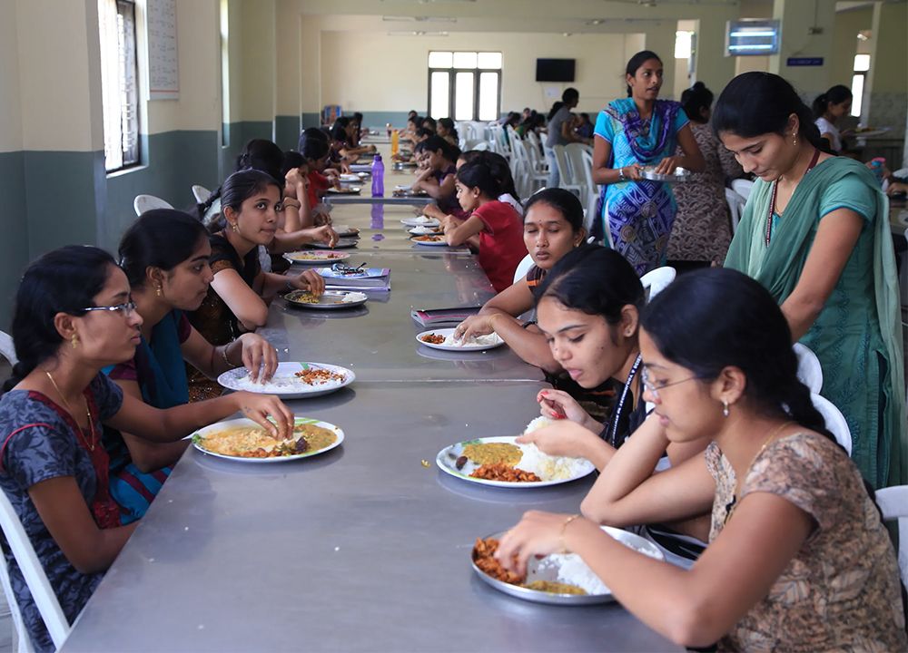 Managing diet in the hostel